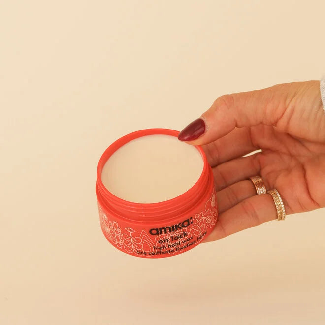 ON LOCK CIRE COIFFANTE AMIKA 50ML